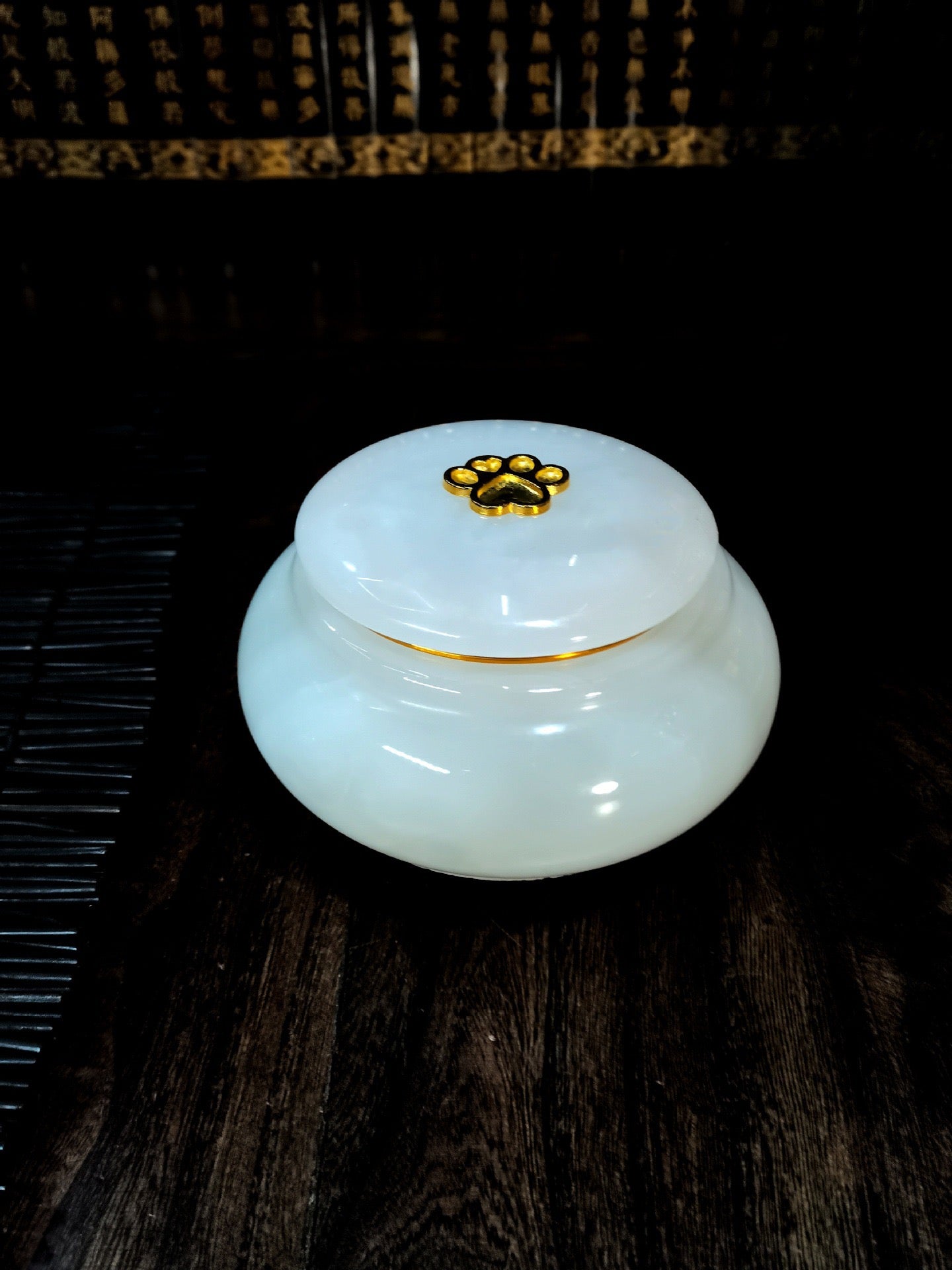 Pawlsle Trails Pet funeral urns, pet memorial storage boxes, pet jade sealed jars