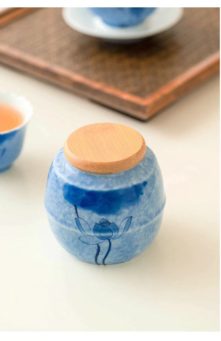 Pawlsle Trails Hand-painted hydrangea urns, pet souvenir jars, pet funeral supplies, high-end urns
