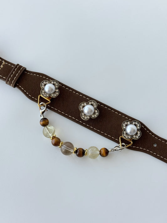 Pawlsle Trails Vintage-style pearl and floral pet collar—a luxurious, handcrafted collar for cats and dogs, featuring a chain of tiger’s eye beads; an elegant accessory for your pet’s neck. Style 2