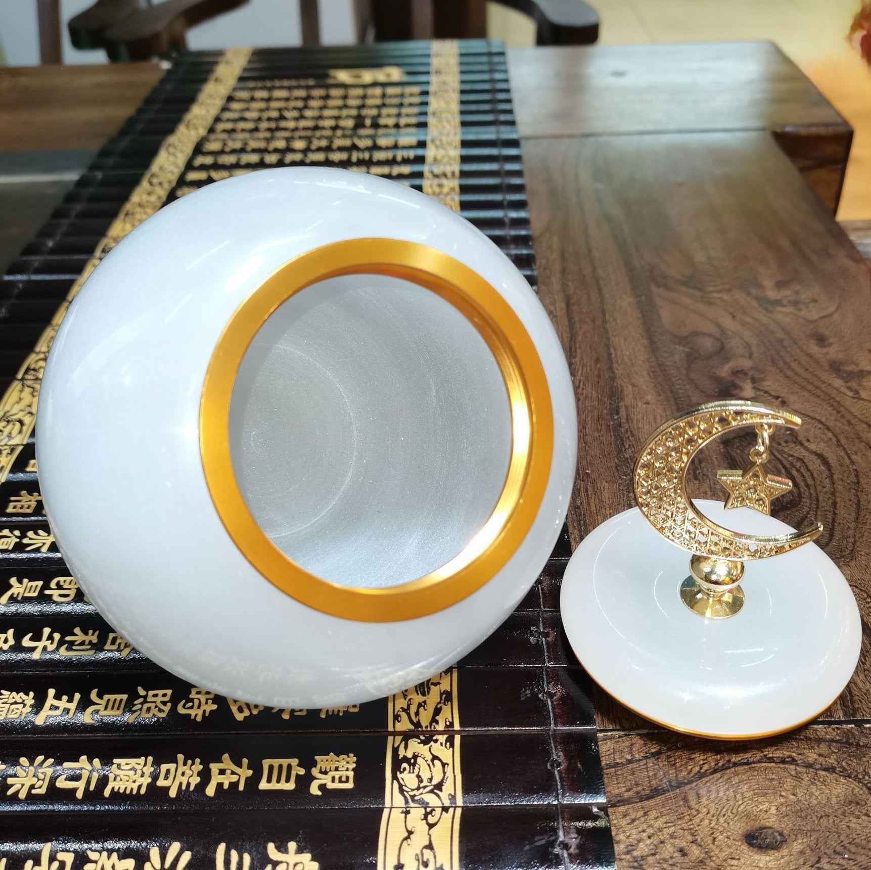 Pawlsle Trails Pet urn supplies, pet funeral supplies, light luxury high-end urn, moisture-proof urn