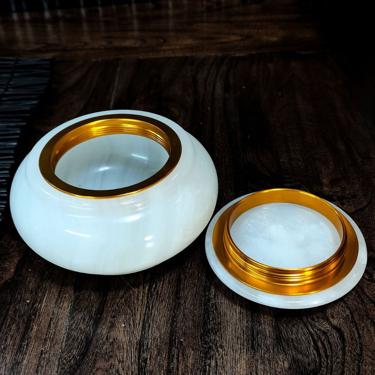 Pawlsle Trails Pet funeral urns, pet memorial storage boxes, pet jade sealed jars