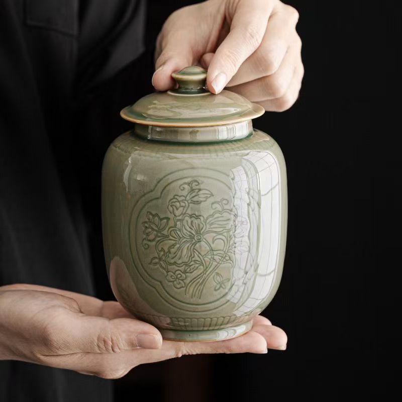 Pawlsle Trails Pet Leave Century Commemorative Products, Pet Elaborate Urns, Pet Funeral Products, Pet Storage Souvenirs