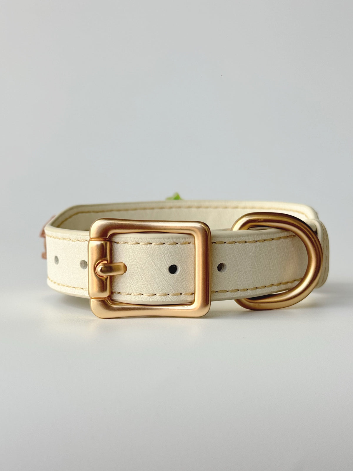 Pawlsle Trails Festive Sparkling Pet Collar Set, featuring a Christmas tree design and crafted from high-quality leather and natural crystal beads.