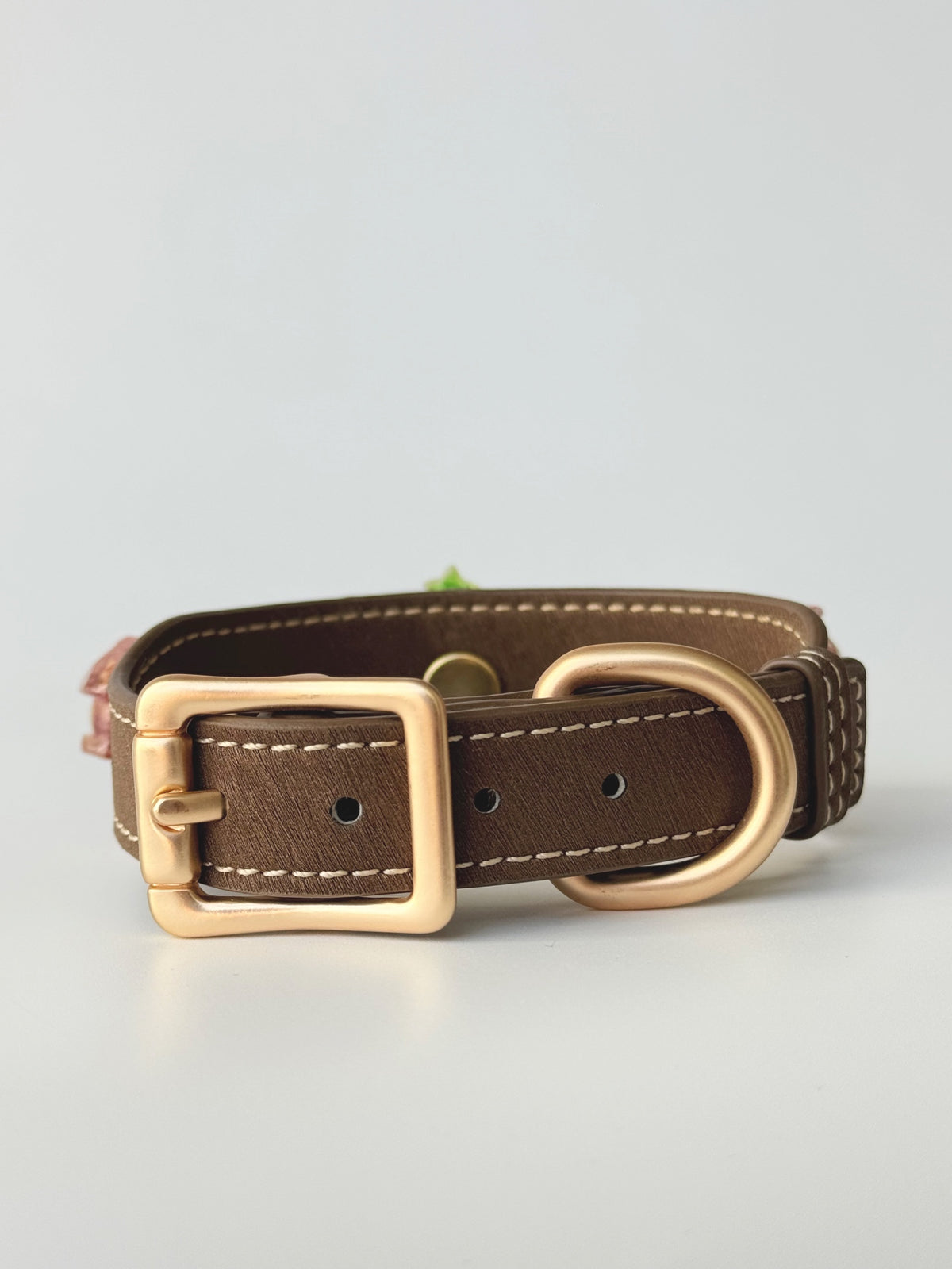 Pawlsle Trails Festive Sparkling Pet Collar Set, featuring a Christmas tree design and crafted from high-quality leather and natural crystal beads.