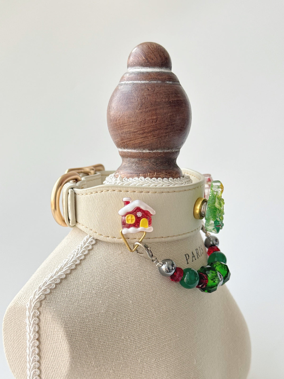 Pawlsle Trails Festive Sparkling Pet Collar Set, featuring a Christmas tree design and crafted from high-quality leather and natural crystal beads.