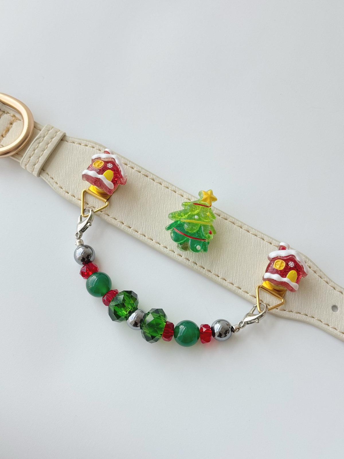 Pawlsle Trails Festive Sparkling Pet Collar Set, featuring a Christmas tree design and crafted from high-quality leather and natural crystal beads.