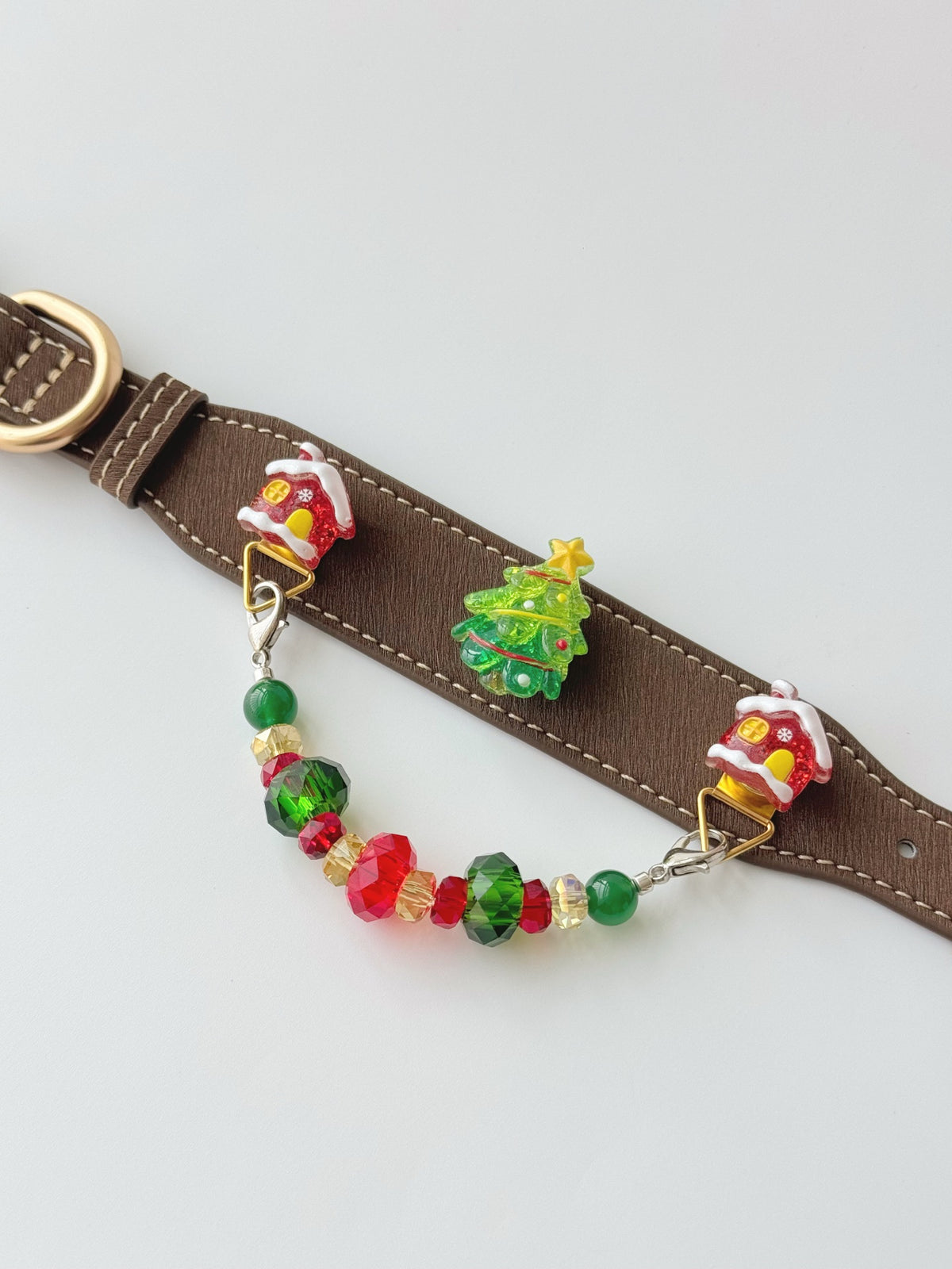Pawlsle Trails Festive Sparkling Pet Collar Set, featuring a Christmas tree design and crafted from high-quality leather and natural crystal beads.