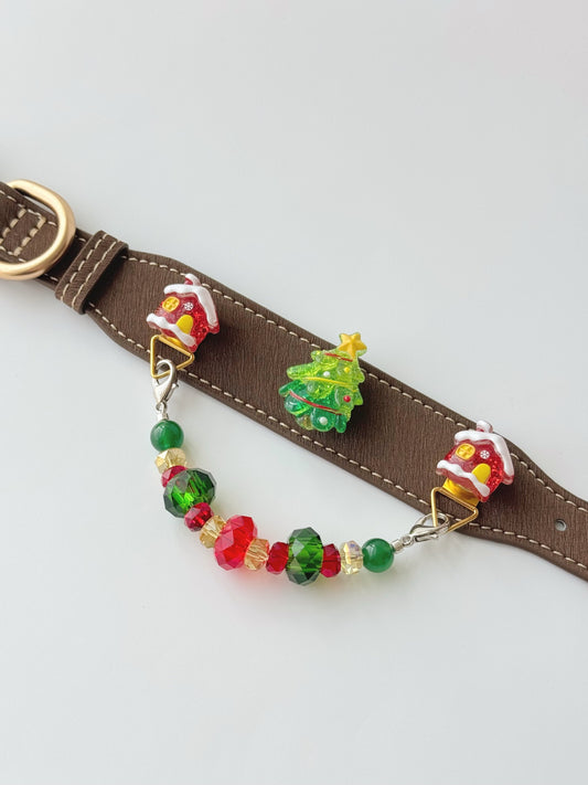 Pawlsle Trails Festive Sparkling Pet Collar Set, featuring a Christmas tree design and crafted from high-quality leather and natural crystal beads.
