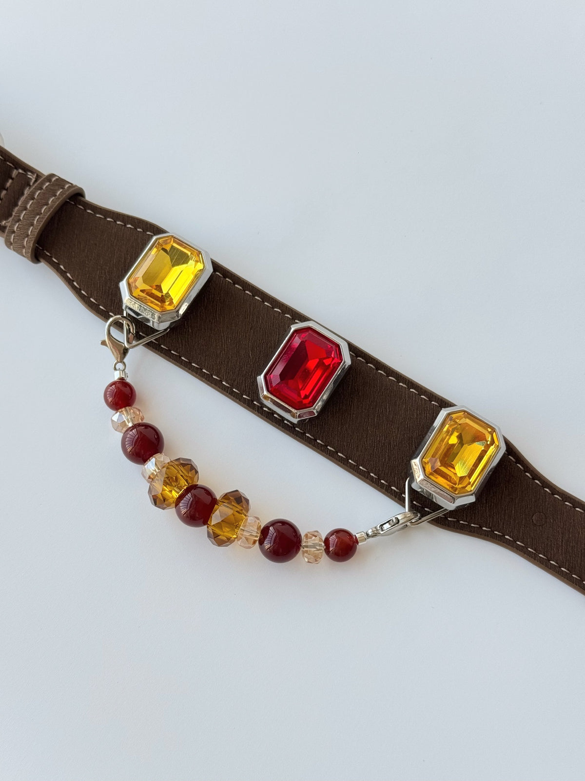 Pawlsle Trails Vintage-style square-gem pet collar, crafted from luxurious microfiber leather and accented with a delicate beaded chain—a magnificent, handcrafted accessory for your pet.