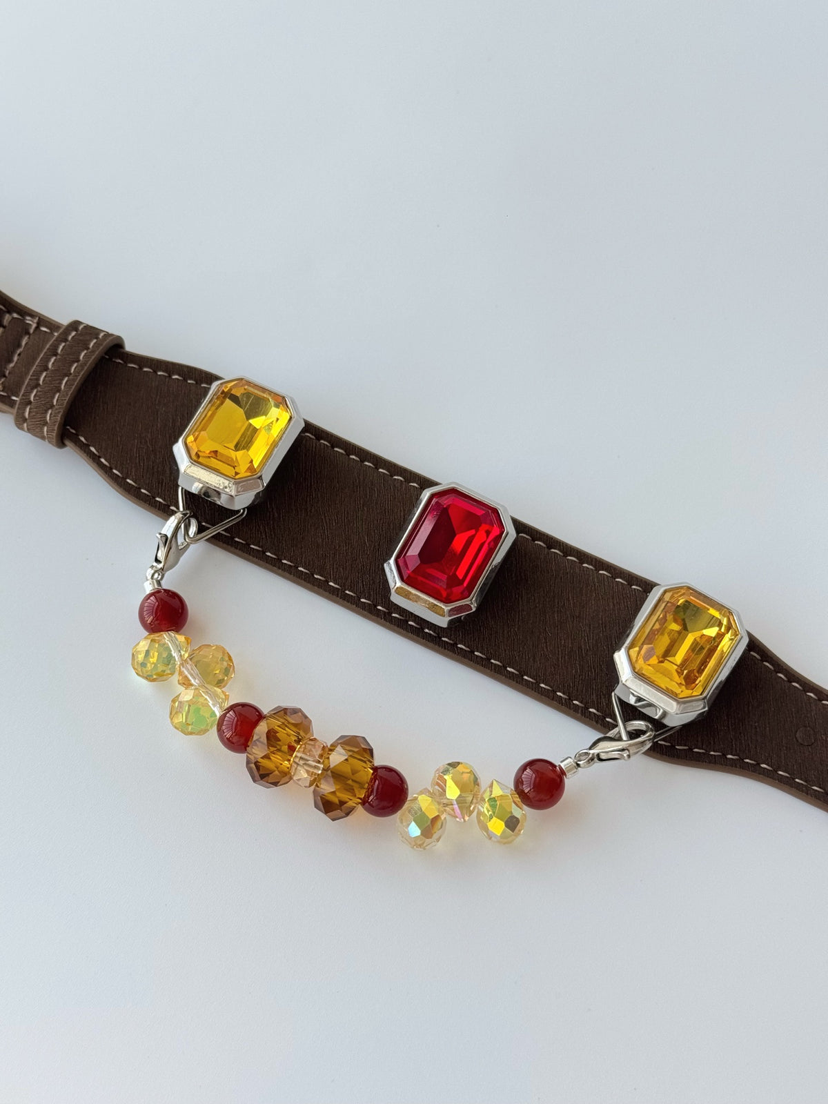 Pawlsle Trails Vintage-style square-gem pet collar, crafted from luxurious microfiber leather and accented with a delicate beaded chain—a magnificent, handcrafted accessory for your pet.