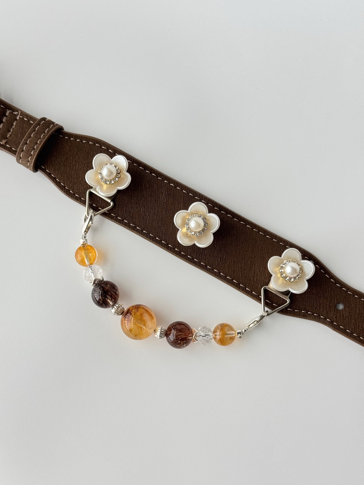 Pawlsle Trails Vintage-style pearl pet collar, crafted from luxurious microfiber leather and accented with a natural crystal chain—an elegant, handmade accessory for your pet. Style 2