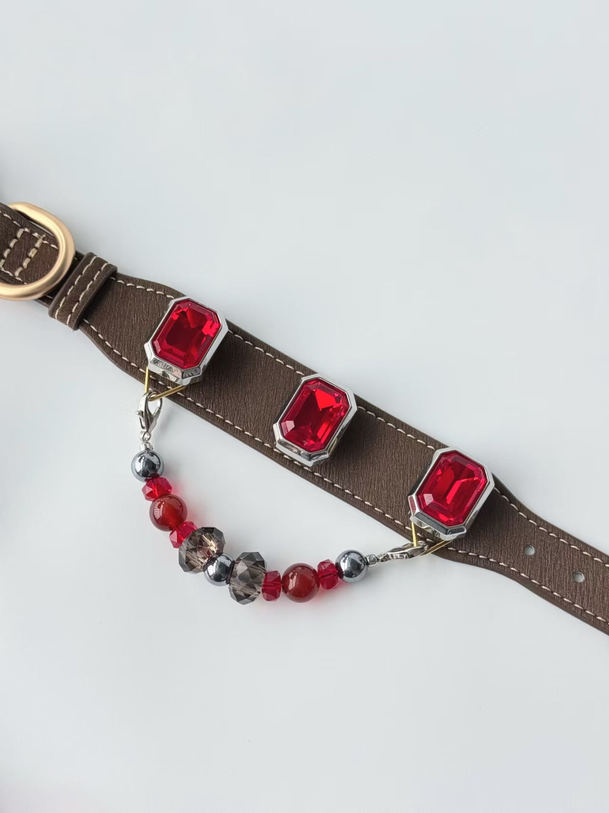 Pawlsle Trails Vintage-style square-gem pet collar, crafted from luxurious microfiber leather and accented with a delicate beaded chain—a magnificent, handcrafted accessory for your pet.
